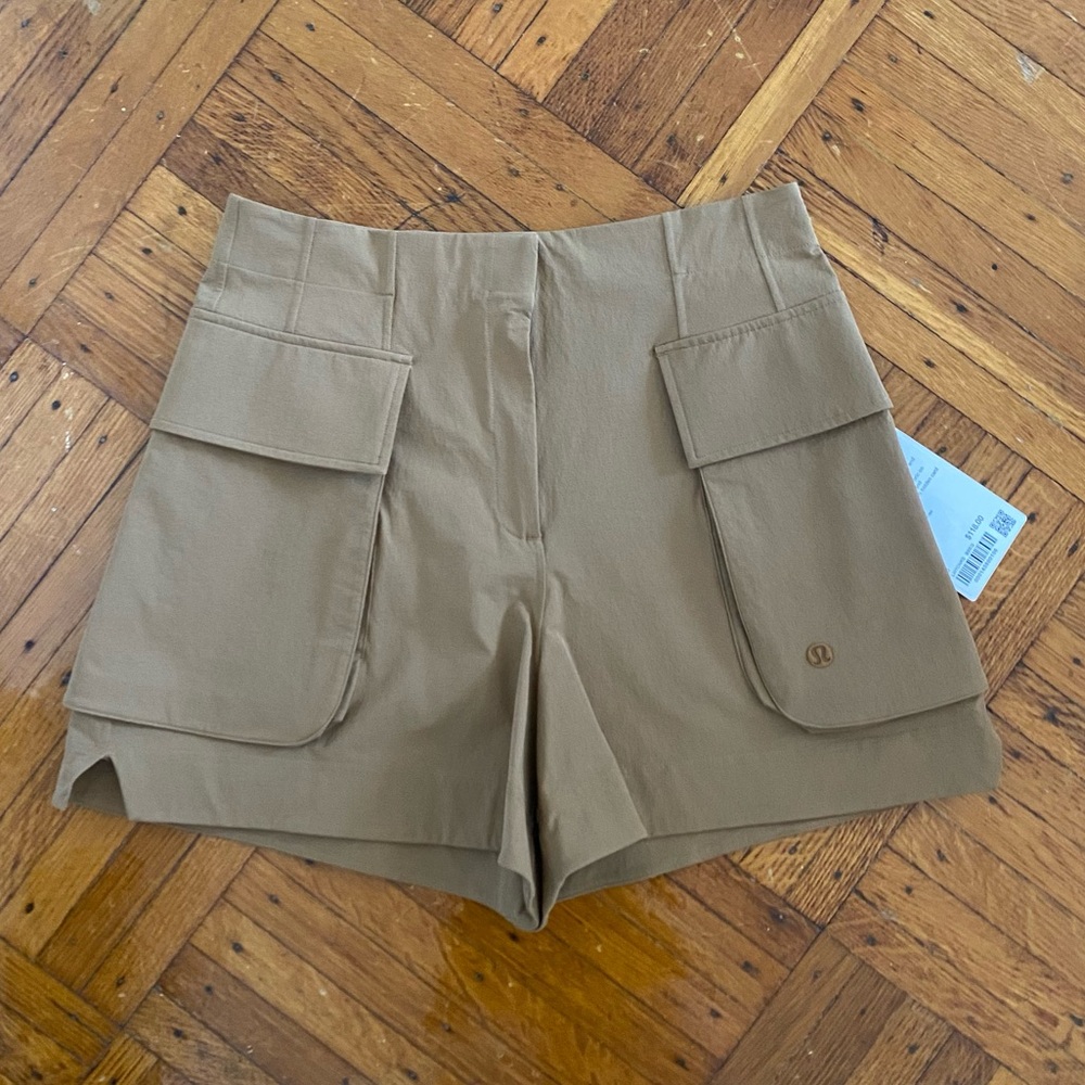 NWT Lululemon Relaxed Fit Cargo Shorts